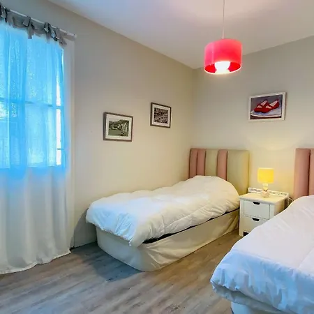 Superbe Avec Piscine Dans Le Village De St Clement Villa