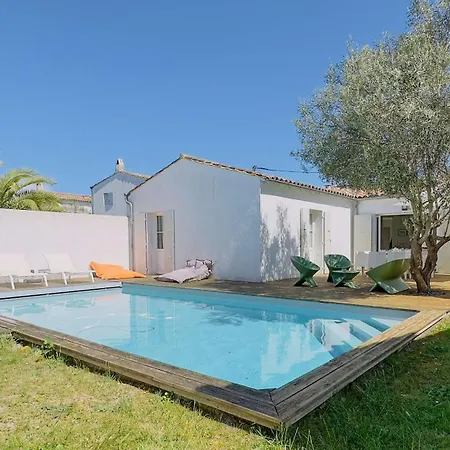 Superbe Avec Piscine Dans Le Village De St Clement