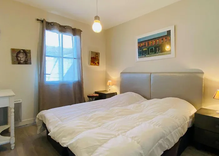 Superbe Avec Piscine Dans Le Village De St Clément